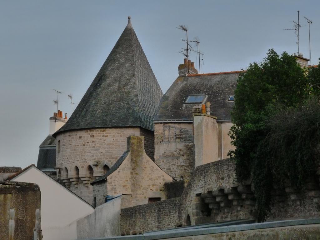 Hotel Le Bretagne Vannes Bagian luar foto