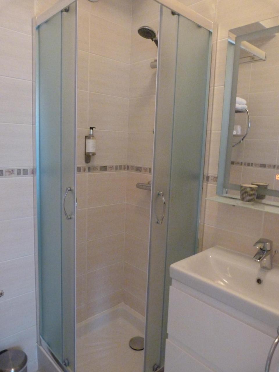 Hotel Le Bretagne Vannes Bagian luar foto